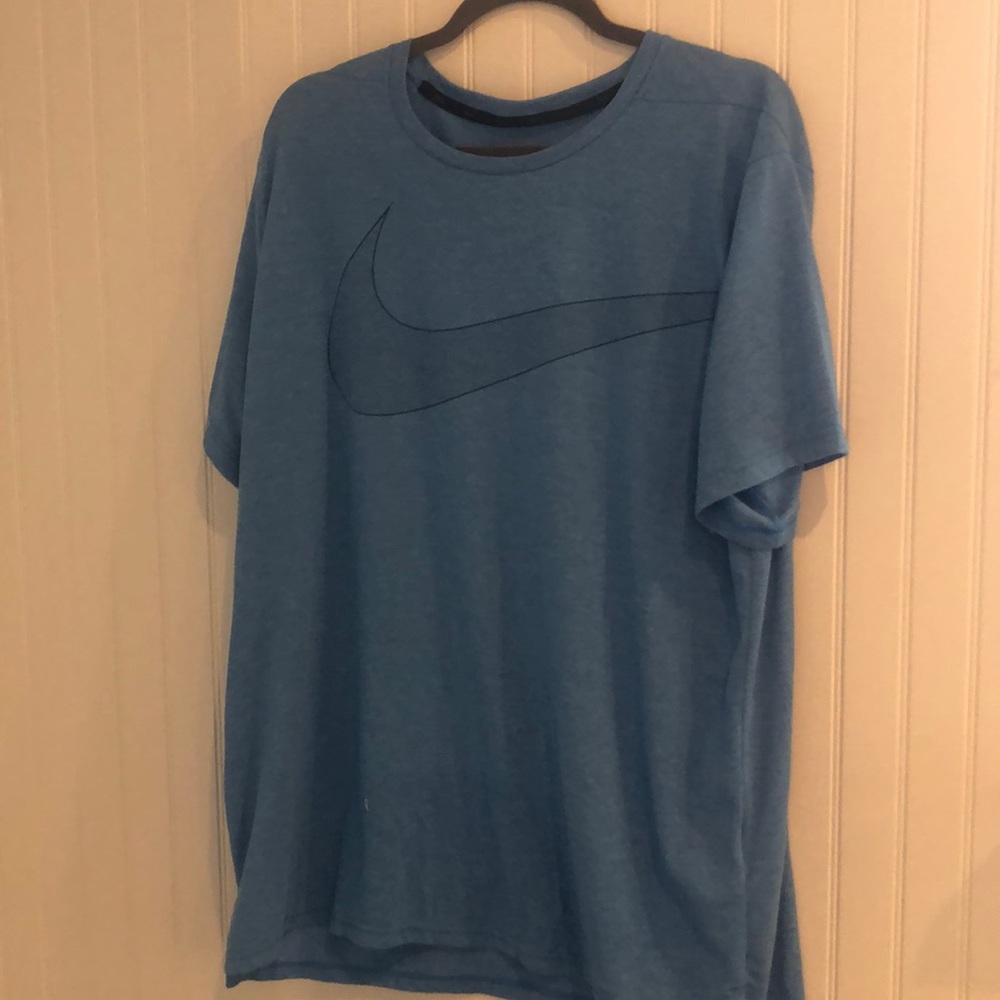 Men’s Nike dri fit shirt